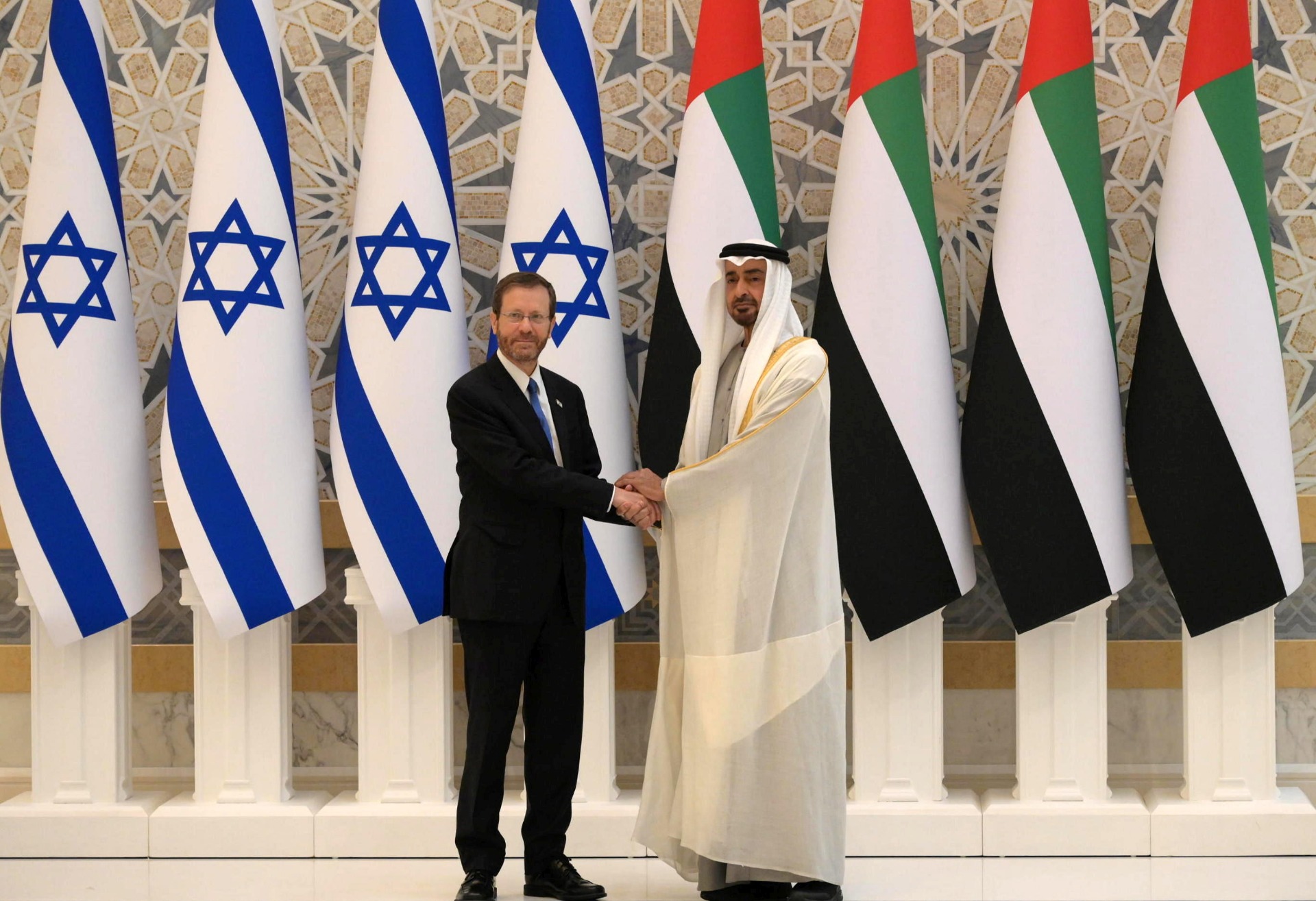 El presidente israelí, Isaac Herzog, se reúne con el príncipe heredero de Abu Dabi, Mohamed bin Zayed Al Nahyan, el 30 de enero de 2022 en Dubái, Emiratos Árabes Unidos. Foto: Amos Ben Gershom.