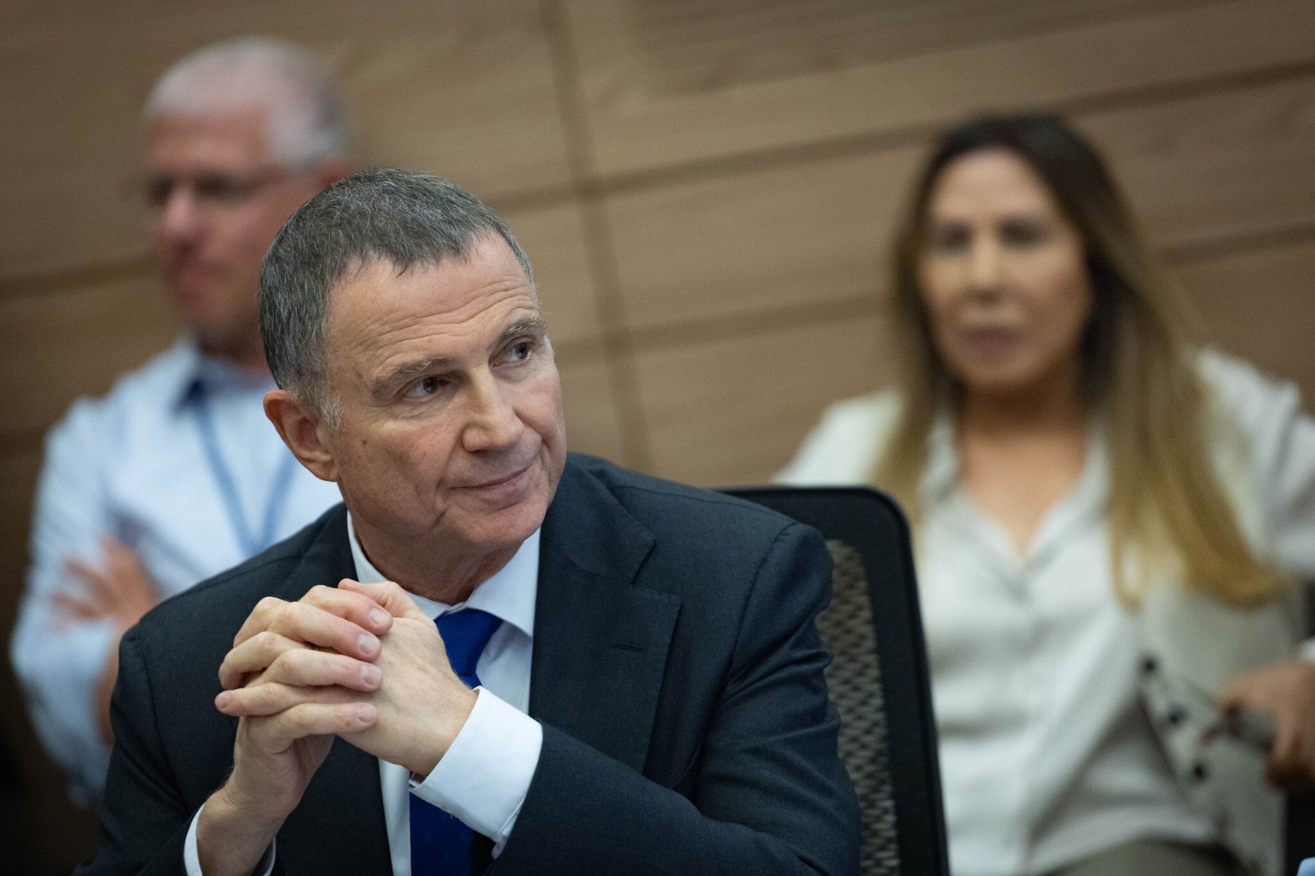 El diputado israelí Yuli Edelstein asiste a una reunión del Comité de la Cámara de Representantes en la Knéset en Jerusalén, Israel, el 4 de agosto de 2025. Foto: Yonatan Sindel/Flash90