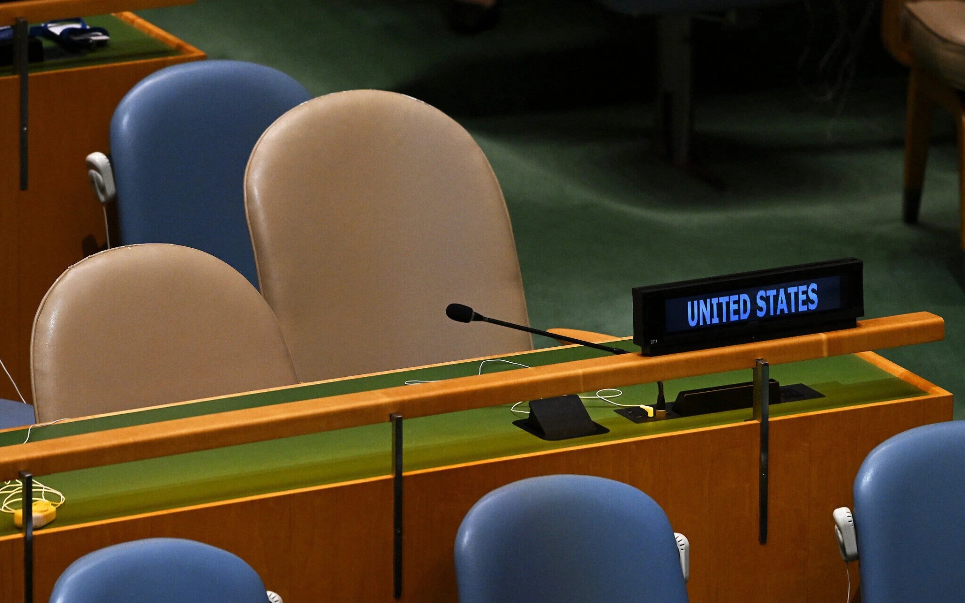 Los asientos de la delegación de Estados Unidos permanecen vacíos mientras el presidente iraní, Masoud Pezeshkian, se dirige a la 81.ª sesión de la Asamblea General de la ONU, el 23 de septiembre de 2026, en Nueva York. Foto: Alexi J. Rosenfeld/Getty Images/AFP.
